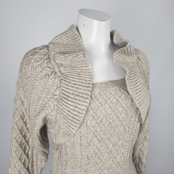 H&M Oatmeal Cable Knit With Ruffle Detail Sweater Size S - Picture 2 of 9